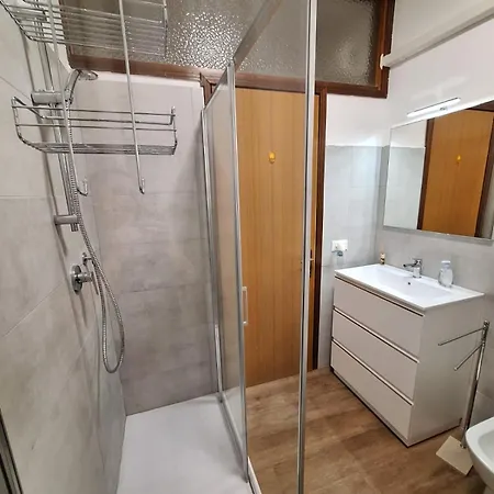 Le Marie דירה קאורלה